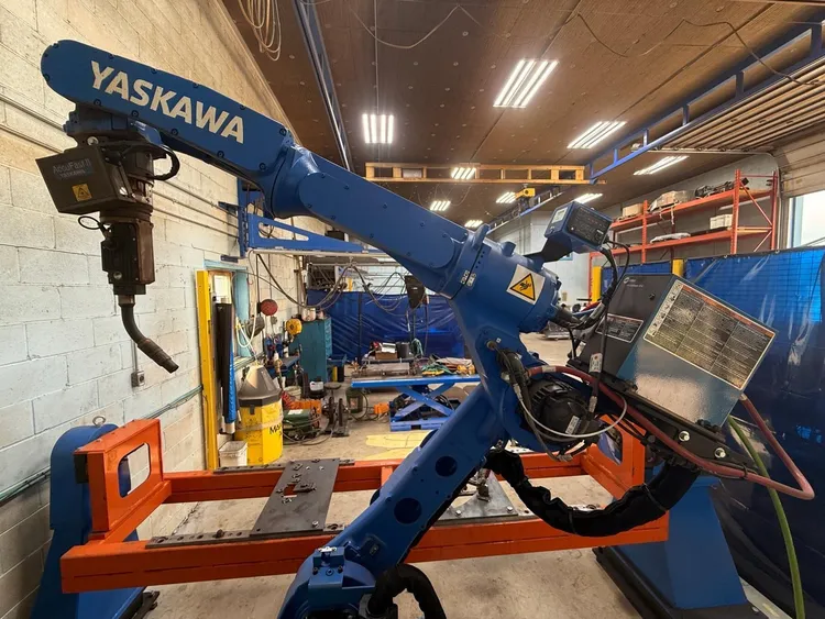 2022 YASKAWA AR2010 ROBOTIC WELDER WITH MILLER AUTO-CONTINUUM 500 WELDER - ARTICULATED ROBOTS
